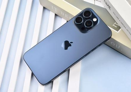 爱民苹果维修点分享iPhone 15 Pro Max屏幕更换全新实操风险 